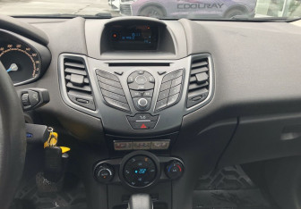 Подержанный автомобиль Ford Fiesta Hatchback 2016 года (14 фото)