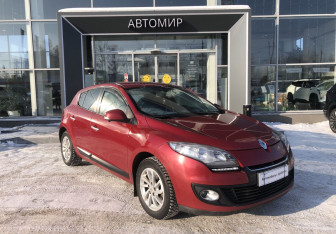Подержанный автомобиль Renault Megane Hatchback 2012 года (3 фото)