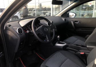 Подержанный автомобиль Nissan Qashqai 2013 года (9 фото)