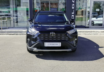 Подержанный автомобиль Toyota RAV4 2020 года (2 фото)