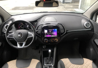Подержанный автомобиль Renault Kaptur 2021 года (11 фото)
