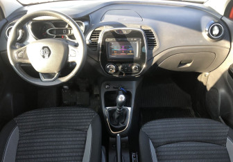 Подержанный автомобиль Renault Kaptur 2017 года (10 фото)