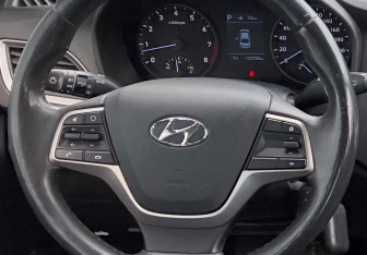 Подержанный автомобиль Hyundai Solaris Sedan 2017 года (12 фото)