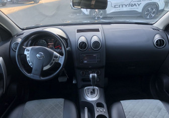 Подержанный автомобиль Nissan Qashqai 2011 года (10 фото)