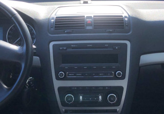 Подержанный автомобиль Skoda Octavia Liftback 2013 года (15 фото)