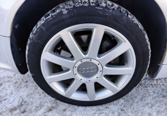 Подержанный автомобиль Audi A4 Sedan 2004 года (10 фото)