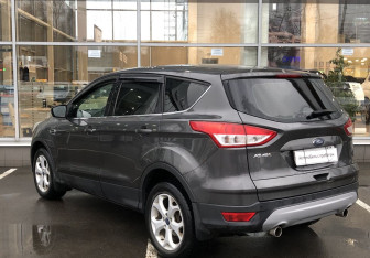 Подержанный автомобиль Ford Kuga 2016 года (7 фото)
