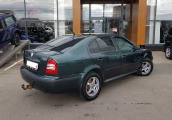 Подержанный автомобиль Skoda Octavia Liftback 2008 года (5 фото)