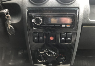 Подержанный автомобиль Renault Logan Sedan 2007 года (13 фото)