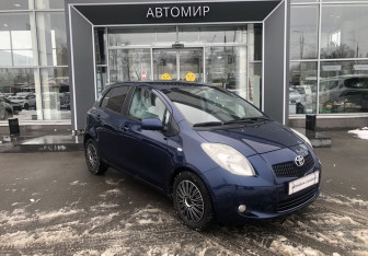 Подержанный автомобиль Toyota Yaris Hatchback 2007 года (3 фото)