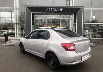 Подержанный автомобиль Renault Logan Sedan 2016 года (7 фото)