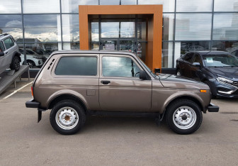 Подержанный автомобиль LADA (ВАЗ) 2121 (4x4) 2018 года (4 фото)