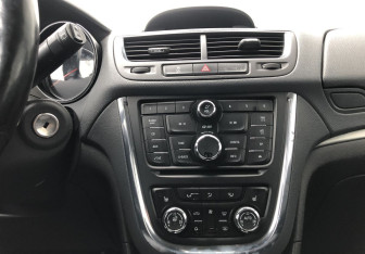 Подержанный автомобиль Opel Mokka 2012 года (15 фото)