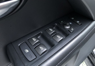 Подержанный автомобиль Volvo S80 2012 года (13 фото)