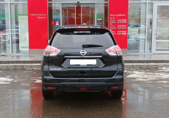 Подержанный автомобиль Nissan X-Trail 2017 года (6 фото)