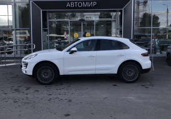 Подержанный автомобиль Porsche Macan 2015 года (8 фото)
