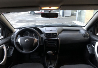 Подержанный автомобиль Nissan Terrano 2014 года (11 фото)