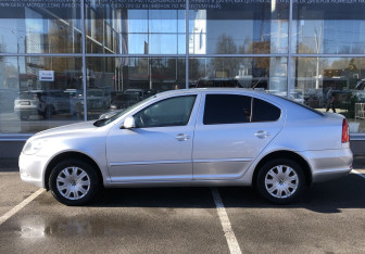 Подержанный автомобиль Skoda Octavia Liftback 2013 года (8 фото)