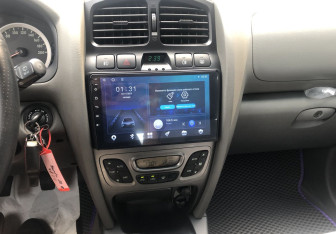 Подержанный автомобиль Hyundai Santa Fe 2008 года (14 фото)