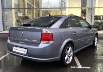 Подержанный автомобиль Opel Vectra Liftback 2007 года (5 фото)