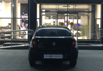 Подержанный автомобиль Renault Symbol 2008 года (6 фото)