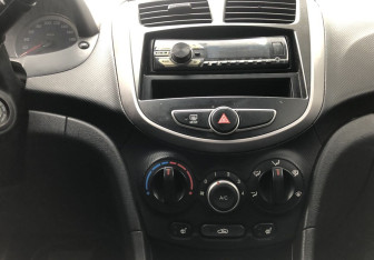 Подержанный автомобиль Hyundai Solaris Sedan 2014 года (14 фото)