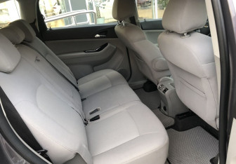 Подержанный автомобиль Chevrolet Orlando 2013 года (11 фото)