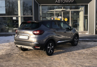 Подержанный автомобиль Renault Kaptur 2016 года (5 фото)