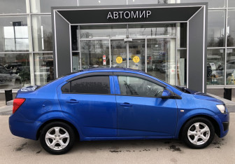 Подержанный автомобиль Chevrolet Aveo Sedan 2013 года (4 фото)