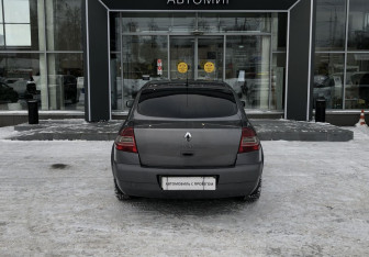 Подержанный автомобиль Renault Megane Sedan 2008 года (6 фото)