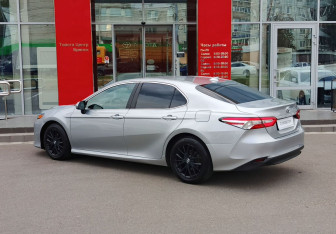 Подержанный автомобиль Toyota Camry Sedan 2020 года (7 фото)