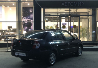 Подержанный автомобиль Renault Symbol 2008 года (5 фото)