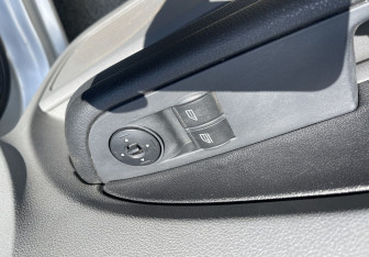 Подержанный автомобиль Ford Focus Sedan 2009 года (13 фото)