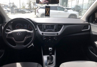 Подержанный автомобиль Hyundai Solaris Sedan 2017 года (10 фото)