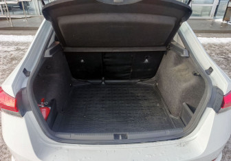 Подержанный автомобиль Skoda Rapid Liftback 2020 года (11 фото)