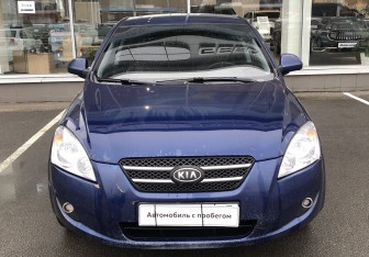 Подержанный автомобиль Kia Ceed Hatchback 2007 года (2 фото)