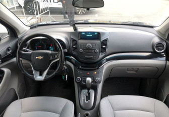 Подержанный автомобиль Chevrolet Orlando 2013 года (10 фото)