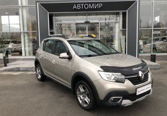 Подержанный автомобиль Renault Sandero 2019 года (4 фото)