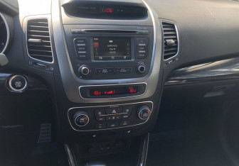 Подержанный автомобиль Kia Sorento 2013 года (14 фото)