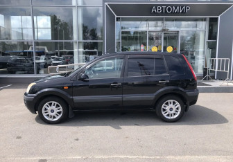 Подержанный автомобиль Ford Fusion 2007 года (4 фото)