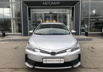 Подержанный автомобиль Toyota Corolla Sedan 2018 года (2 фото)