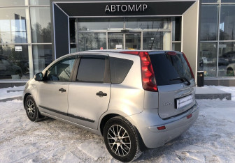 Подержанный автомобиль Nissan Note 2008 года (7 фото)