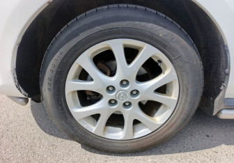 Подержанный автомобиль Mazda CX-7 2011 года (10 фото)