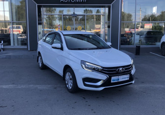Подержанный автомобиль LADA (ВАЗ) Vesta Sedan 2023 года (3 фото)