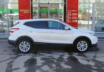 Подержанный автомобиль Nissan Qashqai 2016 года (4 фото)