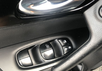 Подержанный автомобиль Nissan Qashqai 2014 года (13 фото)