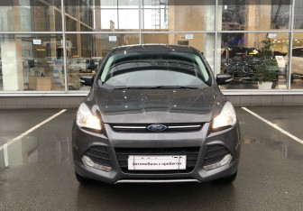 Подержанный автомобиль Ford Kuga 2016 года (2 фото)