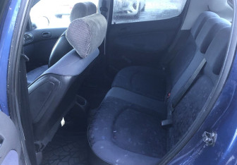 Подержанный автомобиль Peugeot 206 Hatchback 2000 года (11 фото)