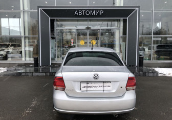 Подержанный автомобиль Volkswagen Polo Sedan 2014 года (6 фото)