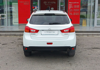 Подержанный автомобиль Mitsubishi ASX 2014 года (6 фото)